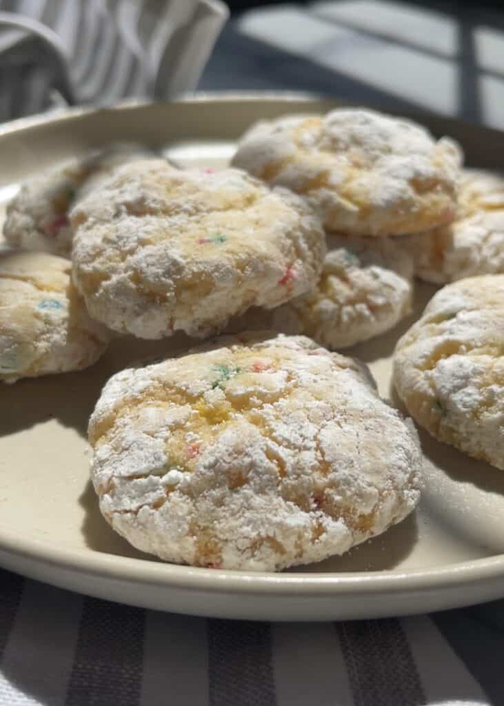 funfetti cookies with powdered sugar
