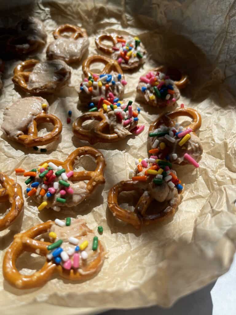 birthday cake pretzels