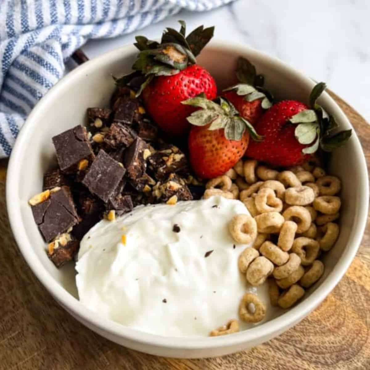 Greek Yogurt Breakfast Bowl