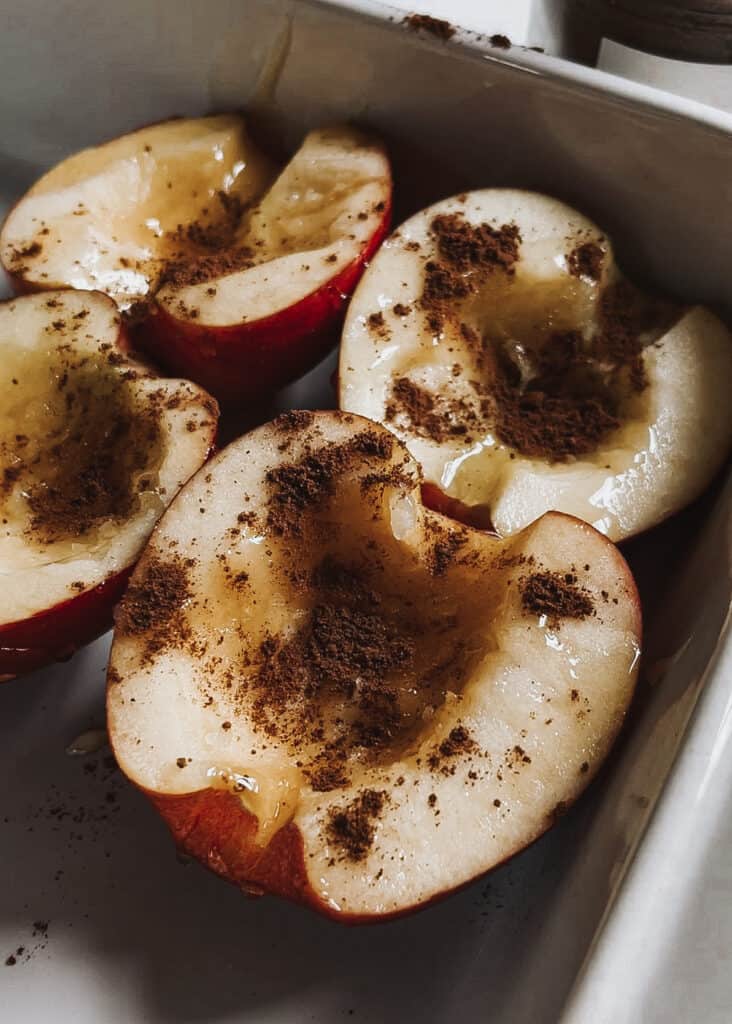apples with pumpkin spice and cinnamon