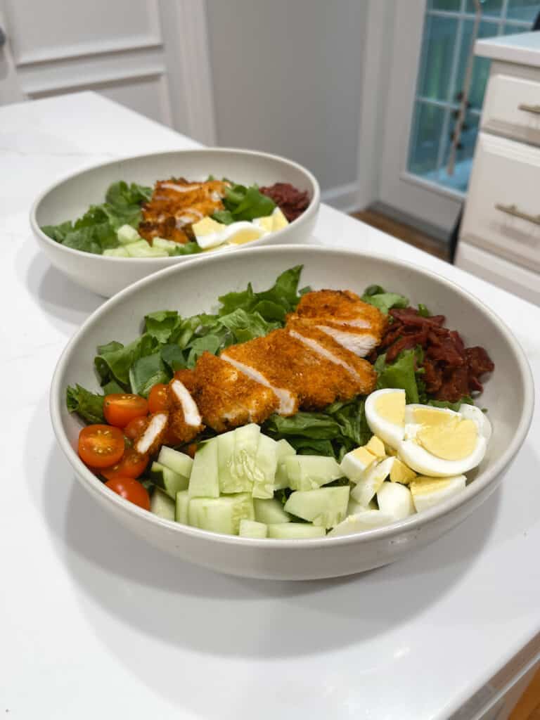 Crispy chicken cobb salad with toppings