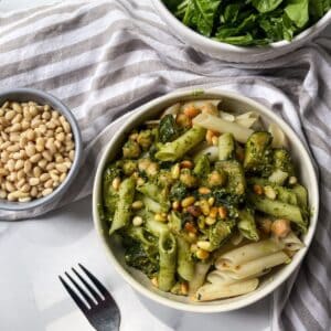 pesto pasta with veggies