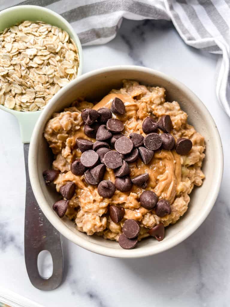 Peanut Butter Apple Oatmeal with Chocolate Chips