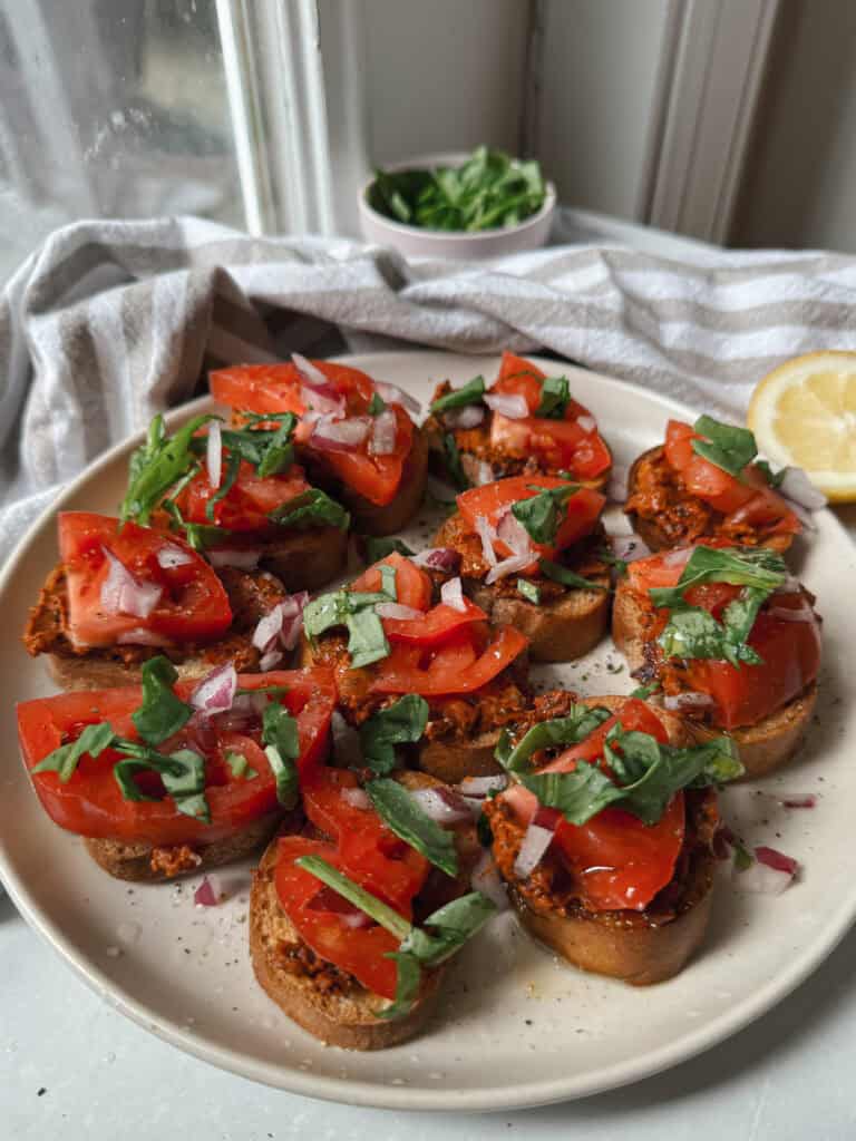 gluten free crostini with tomatoes