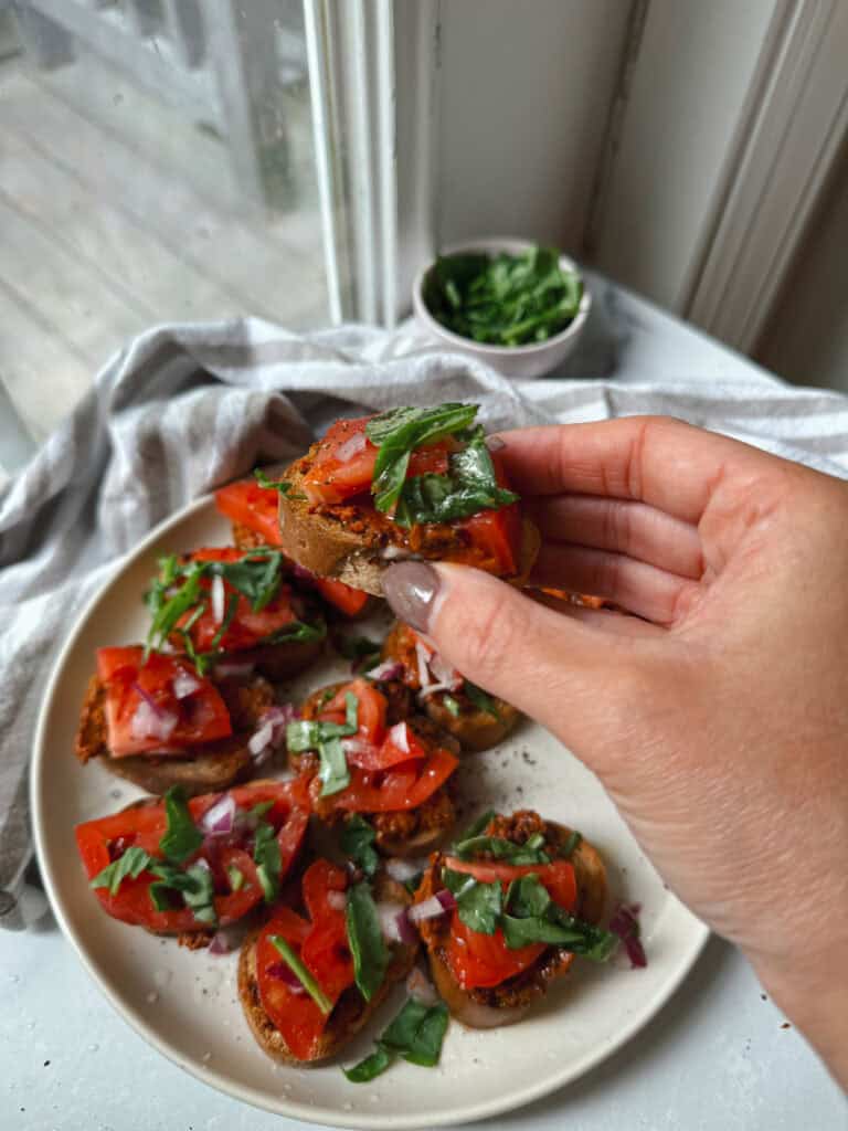 gluten free crostini with tomatoes