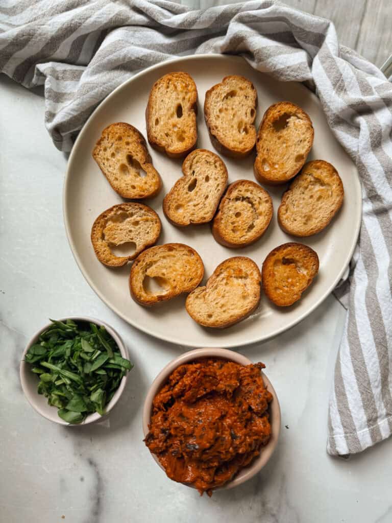 gluten free crostini with tomatoes