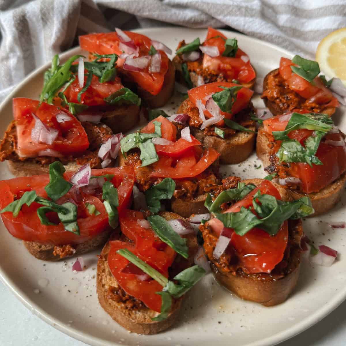 gluten free crostini with tomatoes