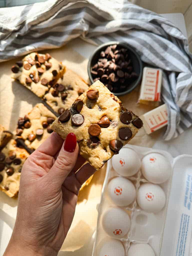 gluten free cookie bars, gluten free chocolate chip cookie bars, chocolate chip cookie bars, chocolate chip cookie cake bars