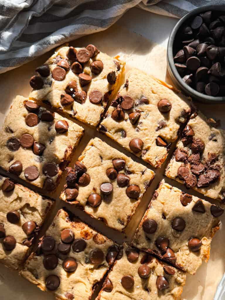 gluten free cookie bars, gluten free chocolate chip cookie bars, chocolate chip cookie bars, chocolate chip cookie cake bars