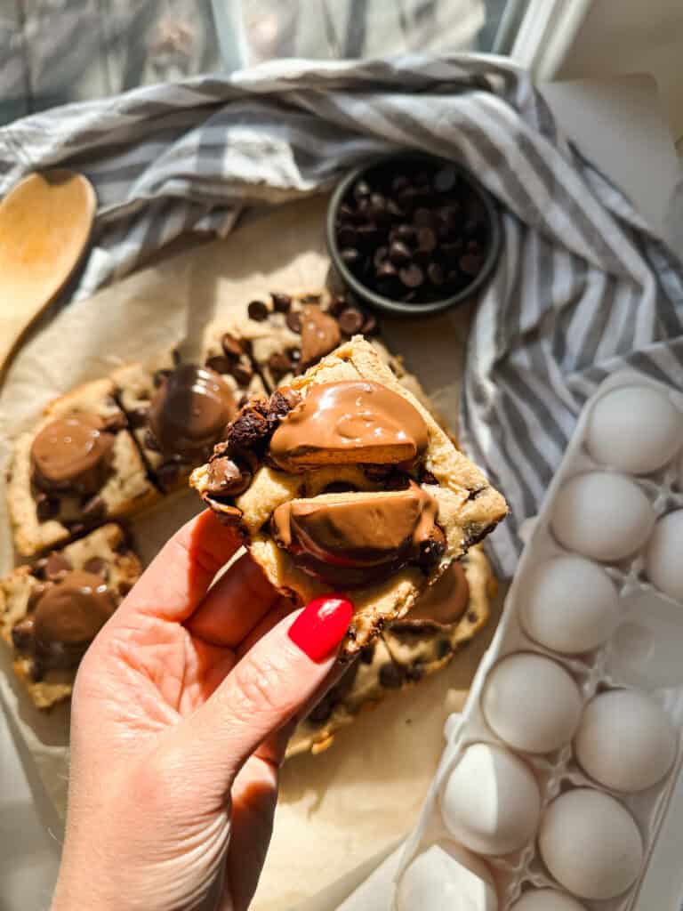 peanut butter cookie bars, gluten free peanut butter bars, peanut butter chocolate chip cookie bars, chocolate chip cookie bars with peanut butter