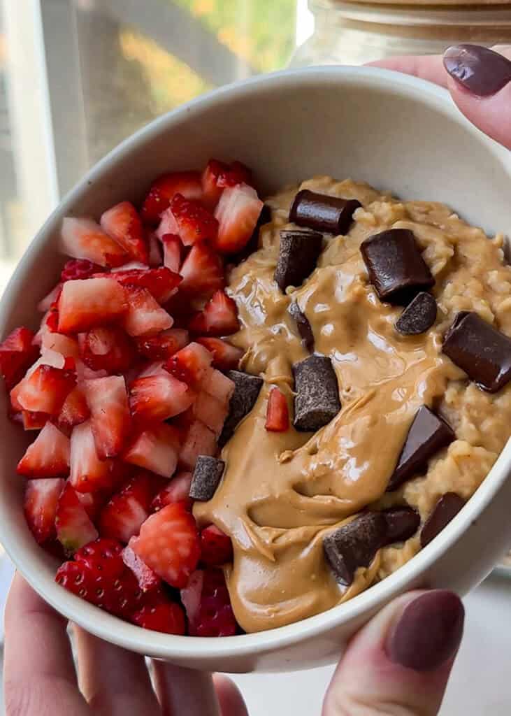 strawberry oatmeal bowl