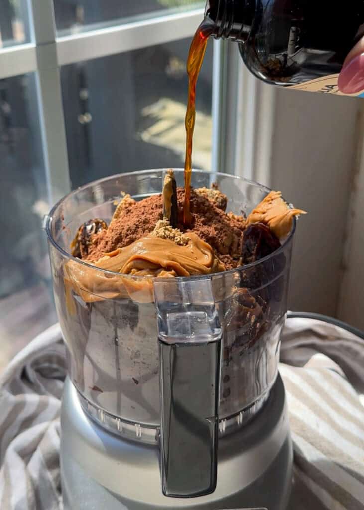 protein balls with dates